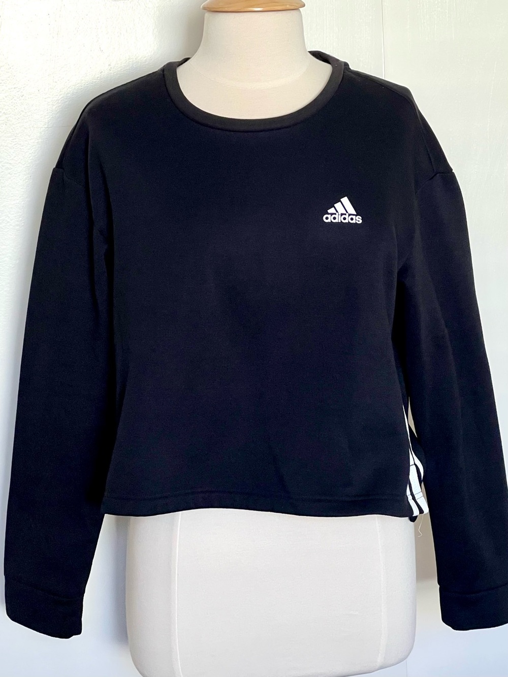 Adidas 3-striped black sweatshirt, L